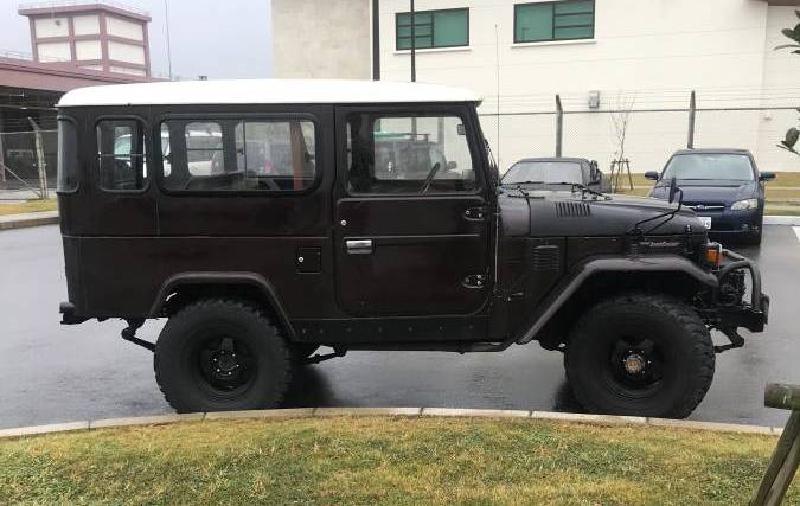 1984 Toyota Land Cruiser BJ46, Diesel, 5spd, Long body For Sale - 1