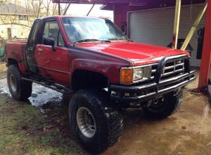 1985 Toyota Pickup, new 22RE, 35s, Rock Assault front For Sale