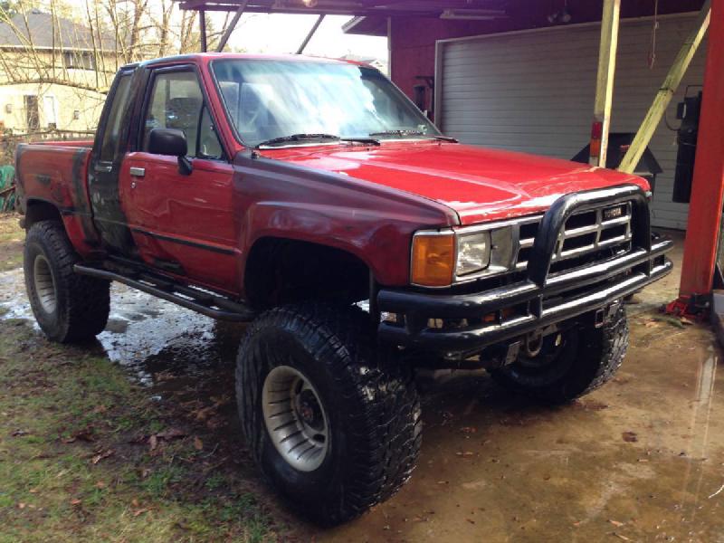 1985 Toyota Pickup, new 22RE, 35s, Rock Assault front For Sale - 1