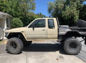 1991 Toyota Pickup, 3.4L, SAS, duals, e-lockers, 37s For Sale