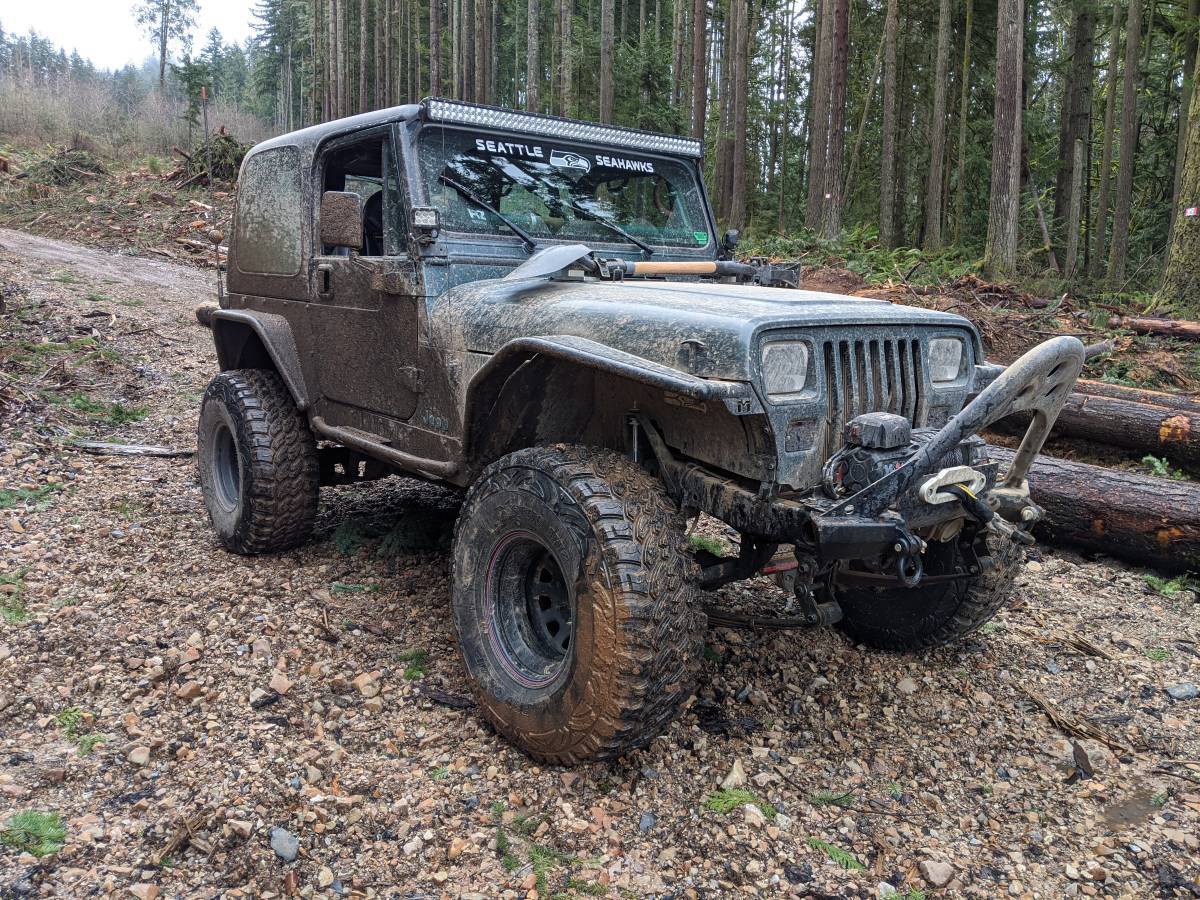 1994 Jeep Wrangler YJ Sahara, locked, winch, 35s - BuiltRigs