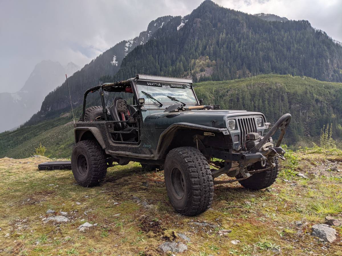 1994 Jeep Wrangler YJ Sahara, locked, winch, 35s BuiltRigs