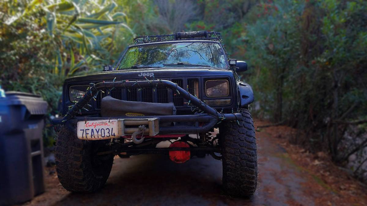 1998 Jeep Cherokee XJ on 35s, winch, manual - BuiltRigs