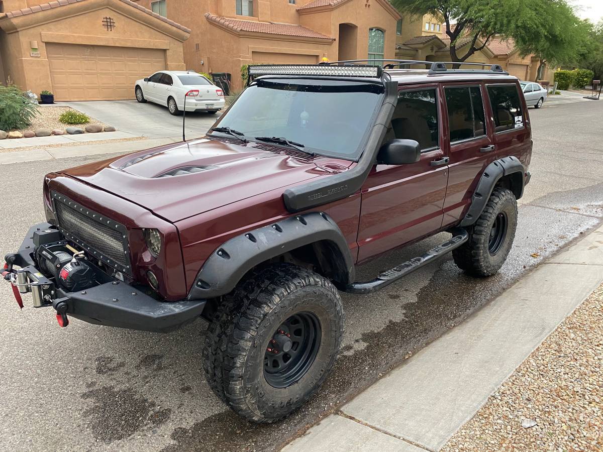 2001 Jeep Cherokee XJ, winch, lift, clean - BuiltRigs